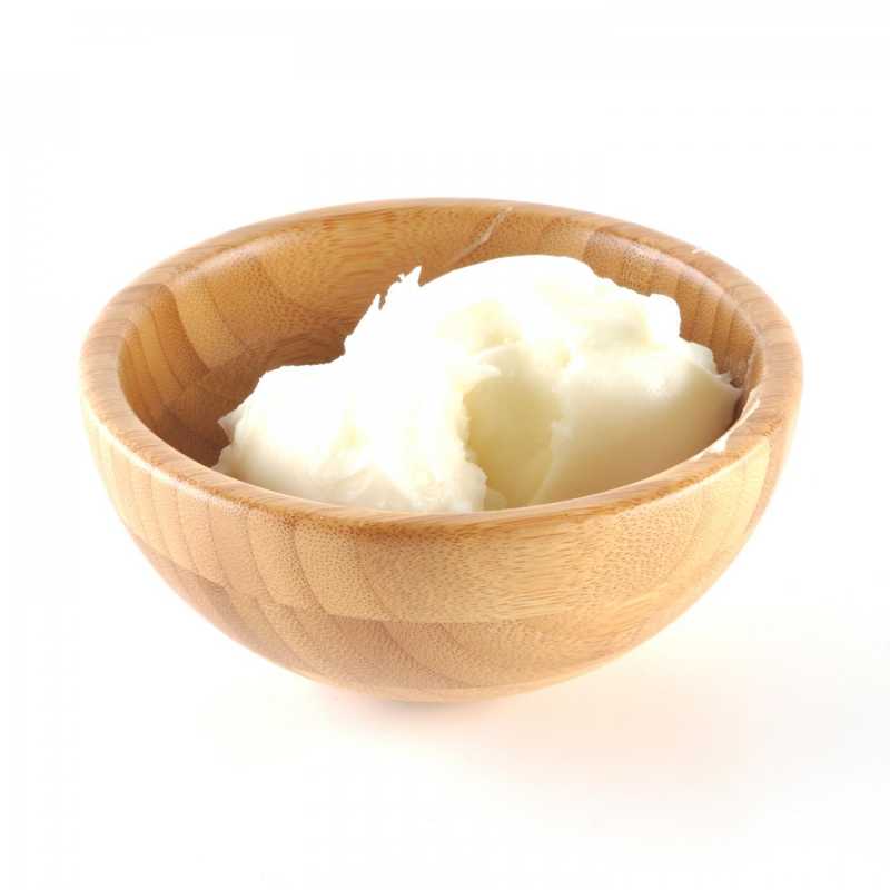 Bambucké maslo, známe tiež ako shea butter, sa vyrába z orechov Afrického stromu Shea tree. Je rafinované teda prešlo procesom, pri ktorom bolo zbavené 