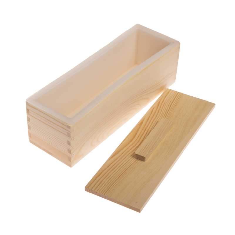 Drevený box, alebo forma určená na výrobu mydla s vrchnákom. Do drevenej formy môžete vložiť silikónovú formu, ktorá je súčasťou produktu, alebo 
