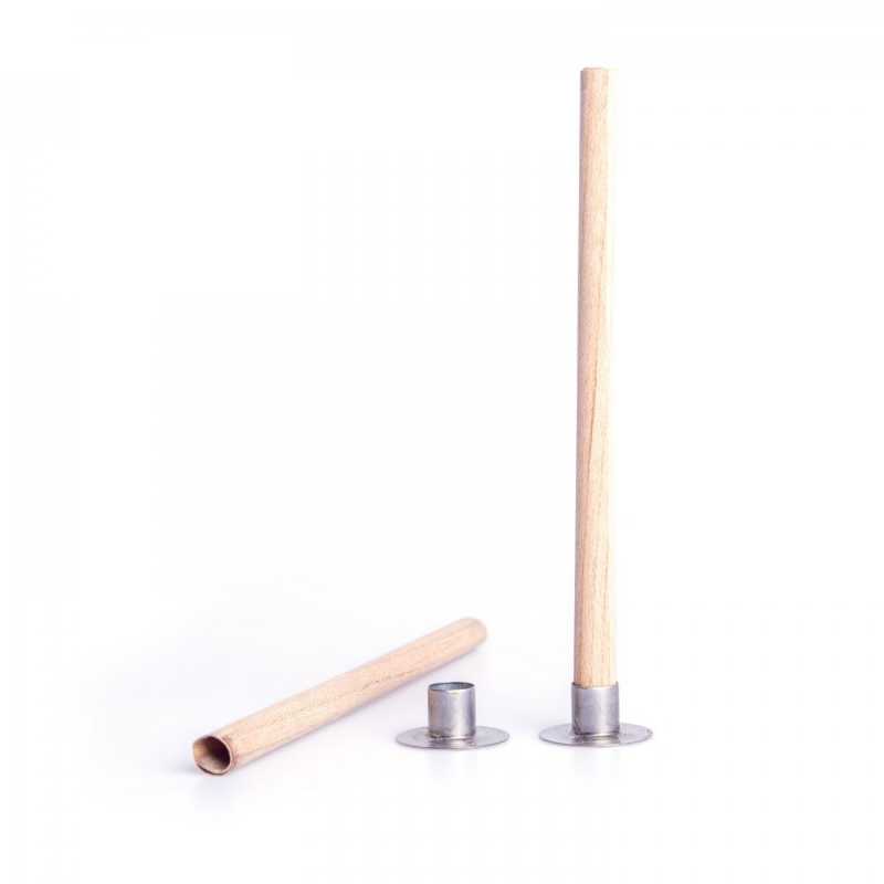 Drevený knot praskajúci sa skladá z jedného kusu dreveného knôtu a jedného kovového podstavca, ktor&yacut