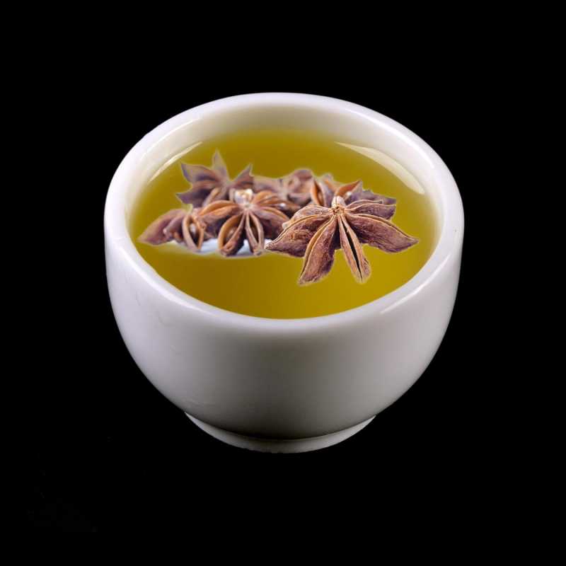 Esenciálny olej Badián je vyrobený parnou destiláciou plodov rastliny s botanickým názvom Anízovec pravý, Illicium verum.
Má teplú korenistú vôňu,
