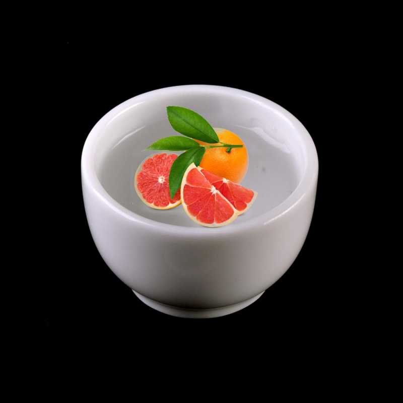 Červený pomaranč alebo aj bloody orange (citrus sinensis) poskytuje esenciálny olej z intenzívnejšou citrusovou vôňou než majú ostatné pomarančové 