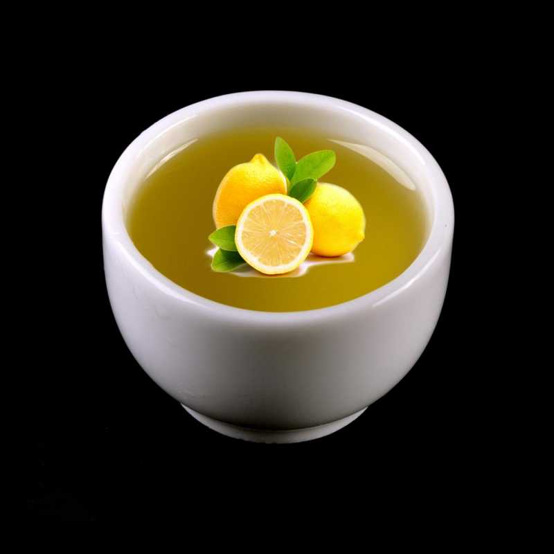 Bohatá sladká citrusová vôňa tohto esenciálneho oleja je výborným odpudzovačom pachov a čističom. Silica z citróna sa používa najmä do prípravko