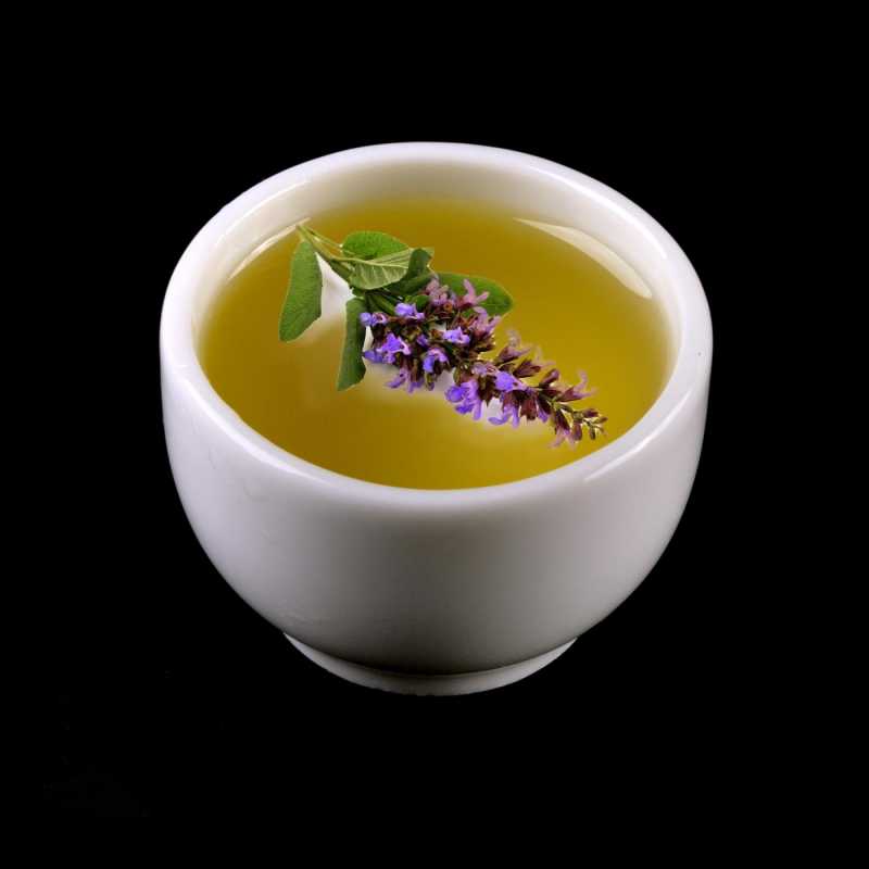 Esenciálny olej zo šalvie lekárskej (Sage) má výraznú bylinnú vôňu typickú pre šalviu. Ide o typicky ženský olej, ktorý sa používa veľmi často