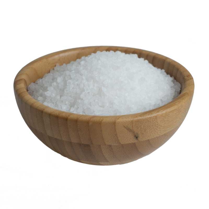 Morská soľ je výborným zdrojom minerálnych látok, ktoré ovplyvňujú stav našej pokožky a dodávajú jej živiny. Pri výrobe kozmetiky ju využijete n