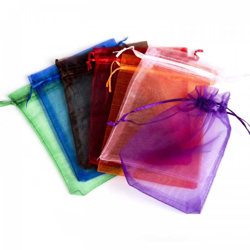 Organzové vrecúško z jemnej lesklej priehľadnej látky môžete použiť ako darčekové balenie vašich handmade výrobkov. Poslúži aj na balenie bylinie