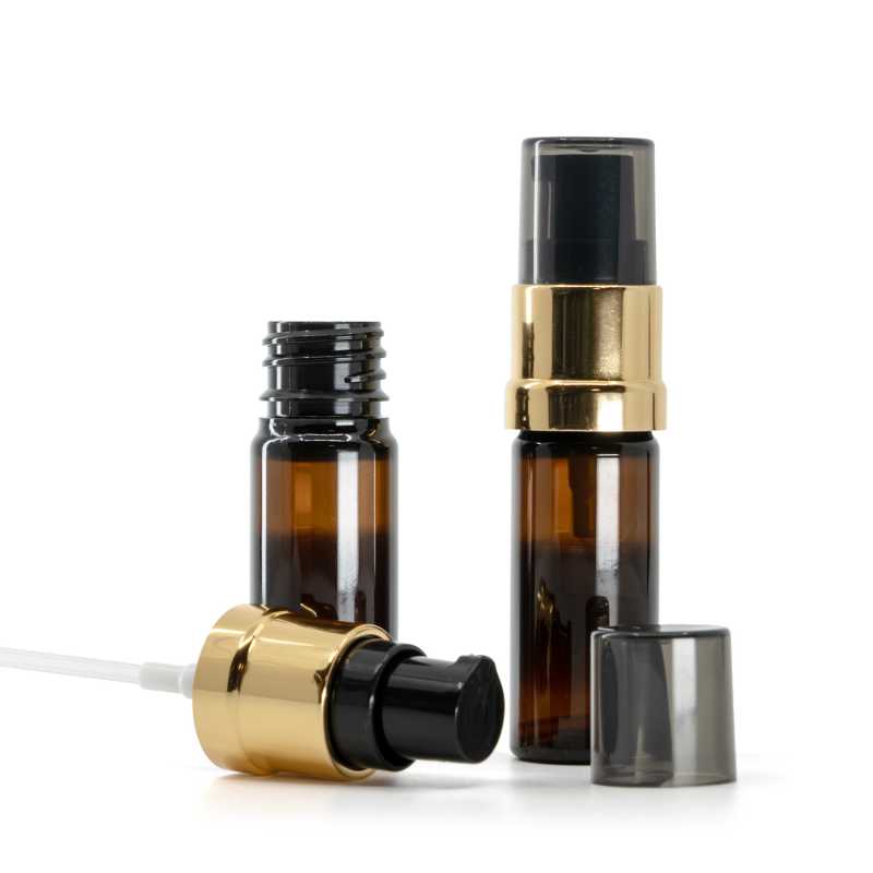Plastová fľaška, liekovka, hnedá, čierno-zlatý lesklý dávkovač s dymovým krytom, 10 ml
