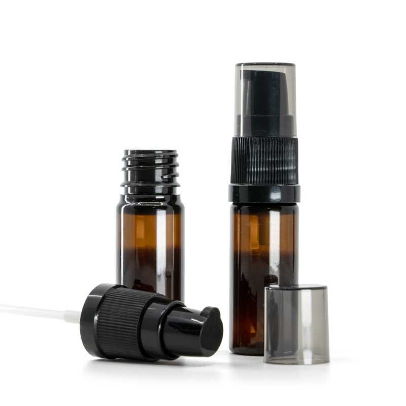 Plastová fľaška, liekovka, hnedá, čierny dávkovač krémov s dymovým krytom, 10 ml