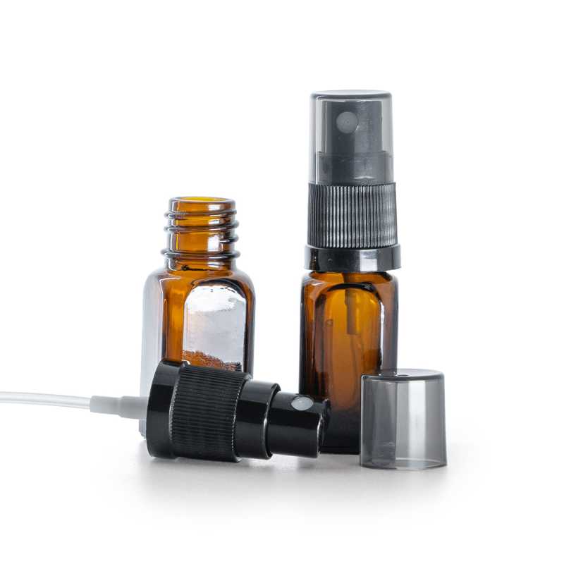 Sklenená fľaška, hranatá rovná, čierny rozprašovač, dymový kryt, 10 ml