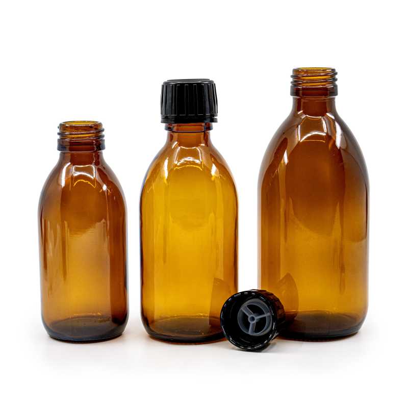 Sklenená fľaška, tzv. liekovka typu BOSTON, je vyrobená z hrubého skla tmavohnedej farby. Slúži na uchovávanie tekutín, ktoré vďaka svojej farbe úč