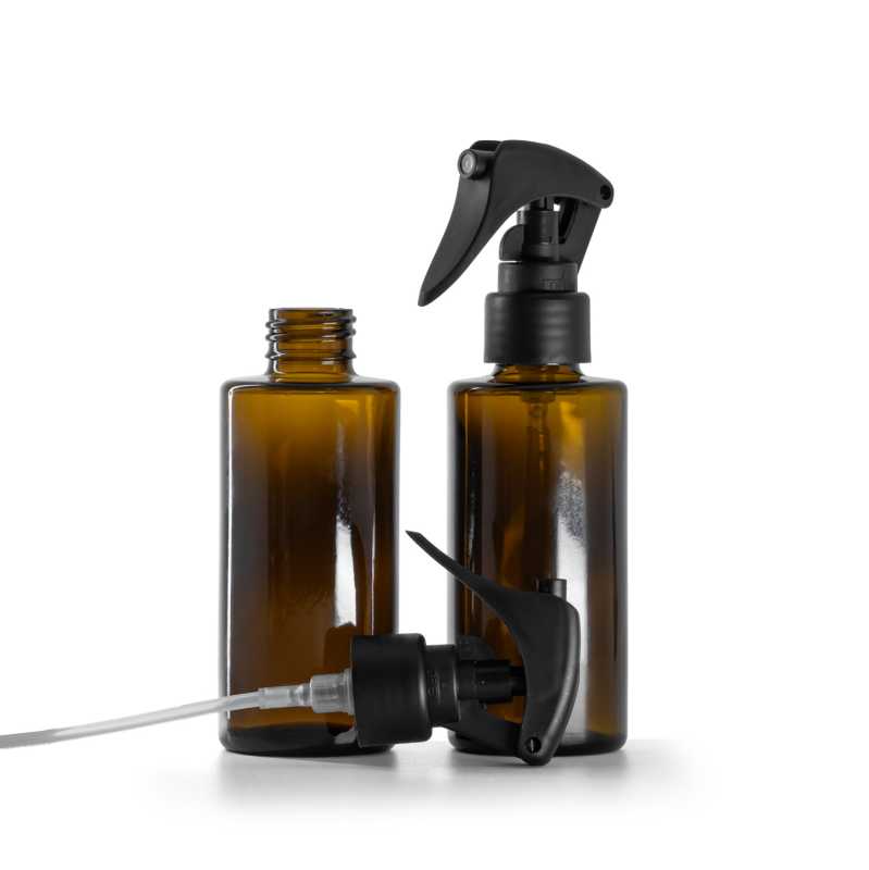 Sklenená fľaška, rovný vrch, 24 mm, matný čierny pákový rozprašovač, hladká obruč, 100 ml