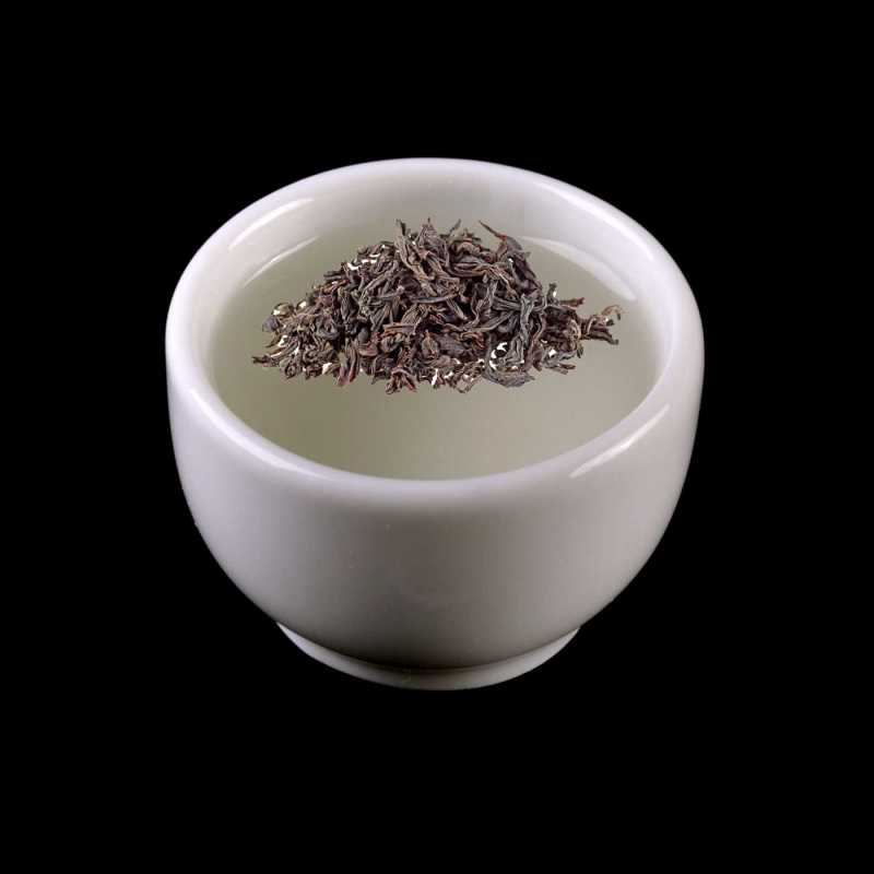 Aromatická, žiarivá vôňa čierneho čaju. Bohato zložená kompozícia z bergamotu, citrónu, pomaranča, lístkov čierneho čaju, zimného jazmínu, biel