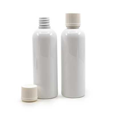 Plastová fľaša biela, biely vrúbkovaný vrchnák s poistkou, 100 ml