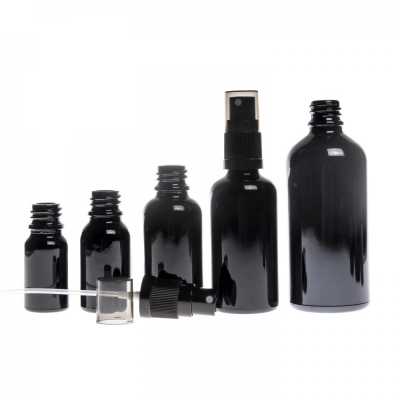 Sklenená fľaška, čierna lesklá, čierny rozprašovač a dymový vrch, 10 ml