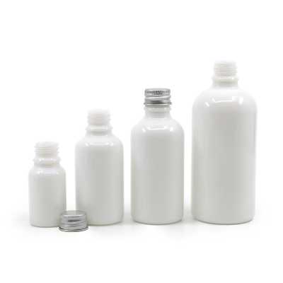 Sklenená fľaška, liekovka, biela, strieborný hliníkový vrchnák, 100 ml