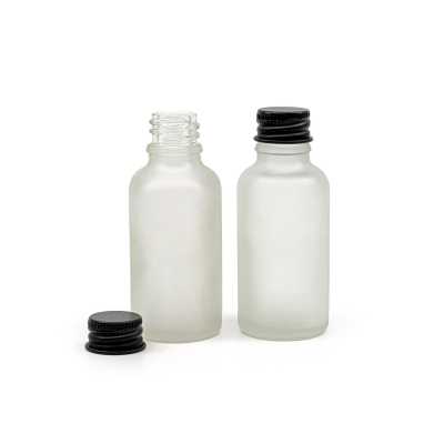 Sklenená fľaška, priehľadná mliečna, čierny hliníkový vrchnák, 30 ml